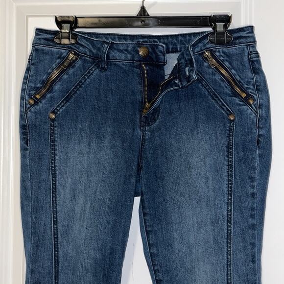 Cache Zipper Ankle Skinny Jeans - Picture 3 of 10